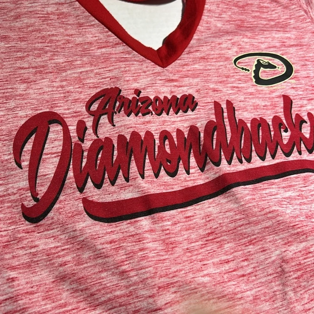 Arizona Diamondbacks V-Neck T-Shirt…sexy sneak peek back